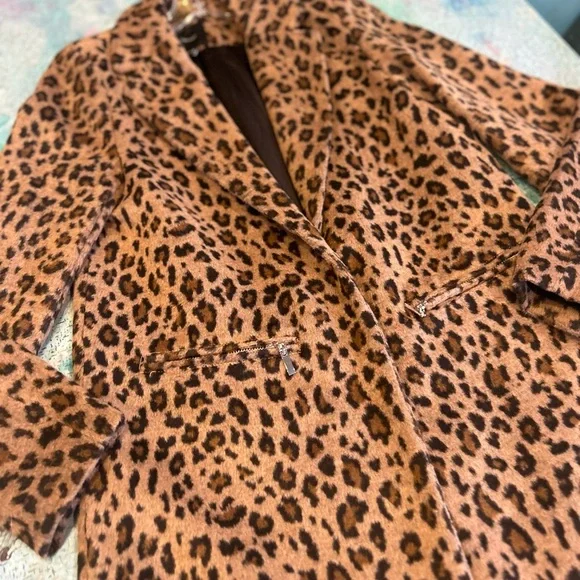 Leopard Coat - Picture 3 of 8